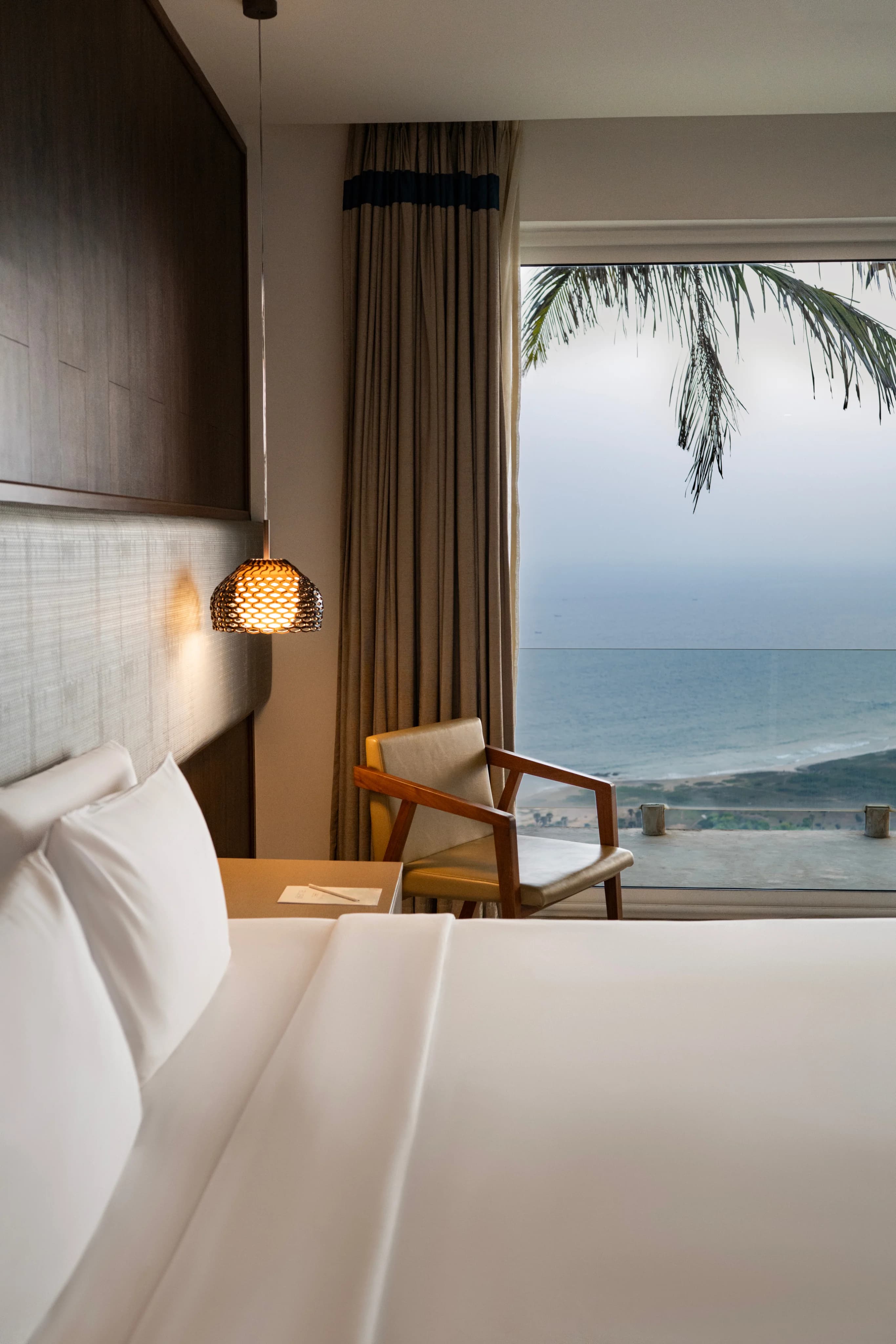 Luxurious rooms overlooking the Indian Ocean